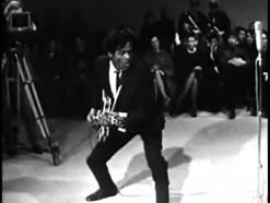 Chuck Berry - Johnny B. Goode (Live 1958). - YouTube